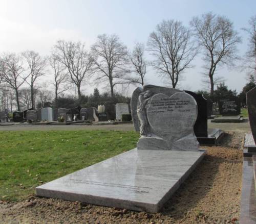 Grafstenen op begraafplaats Kootwijk en Terschuur
